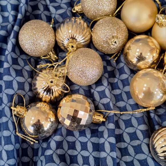 christmas ornaments - Picture 2 of 6